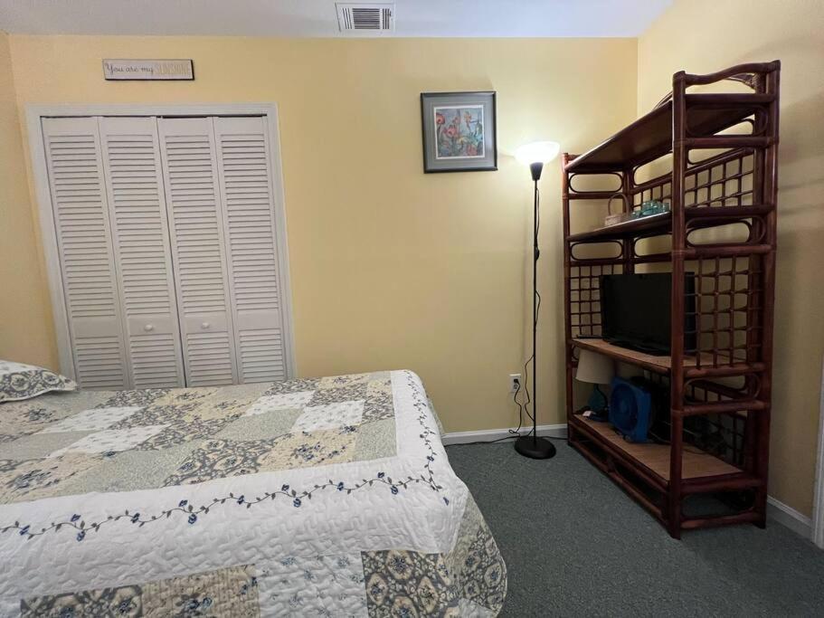 Lovely 2-Bedroom Condo With Pool 默特尔比奇 外观 照片