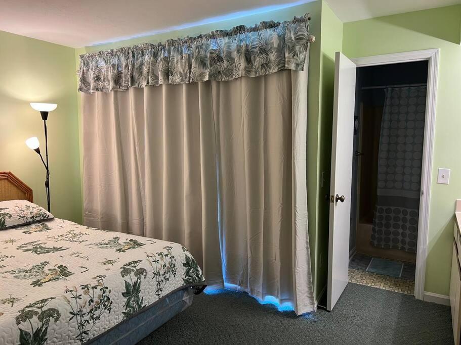 Lovely 2-Bedroom Condo With Pool 默特尔比奇 外观 照片